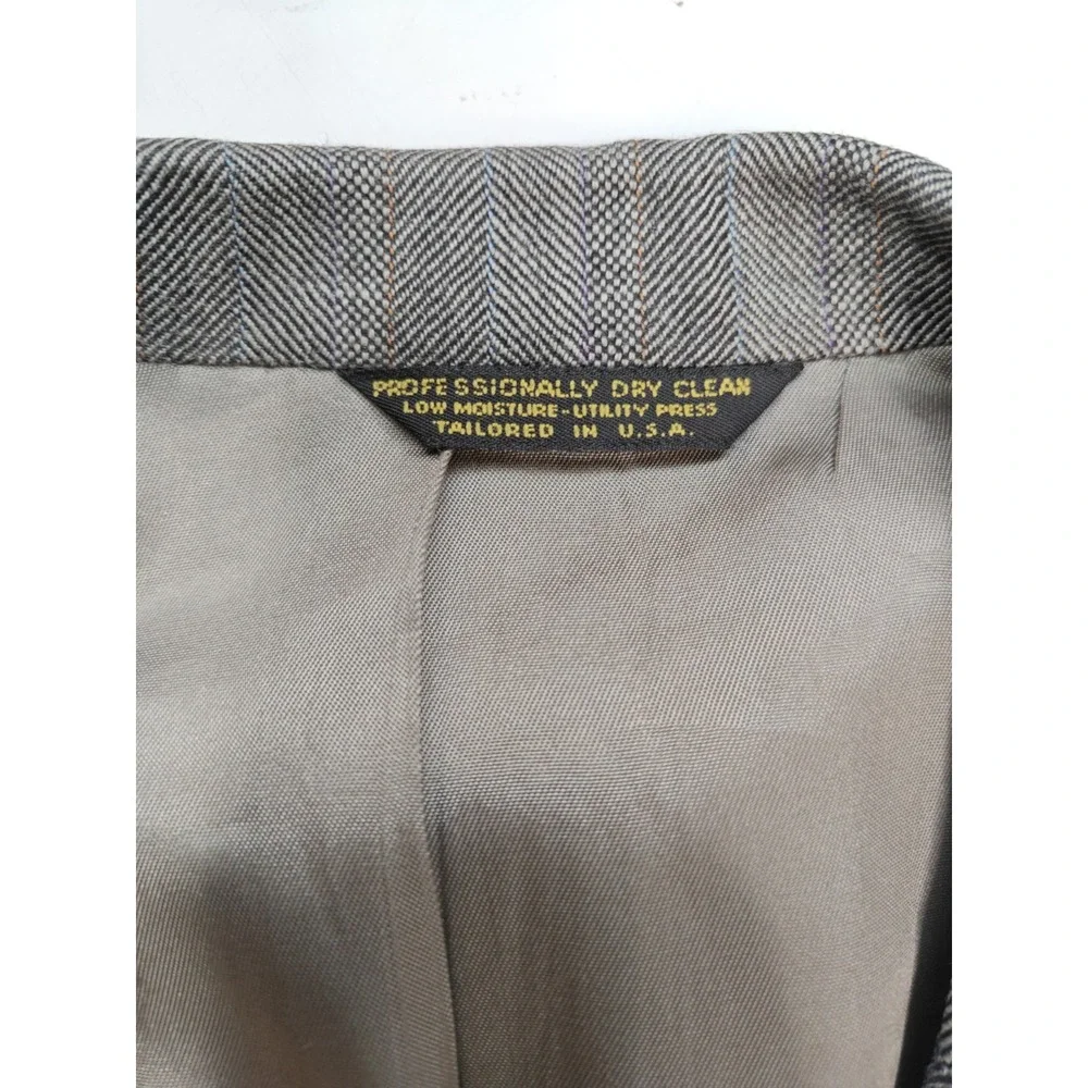 Baskin Mens Wool Sports Coat 40L Gray Herringbone Vintage 2 Button USA F505